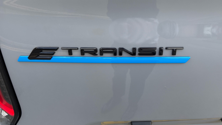 Ford Transit Custom E-320 L1 Rwd 100kW 65kWh H1 Van Limited Auto